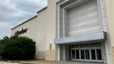 Merle Hay arena plan still on after Buccaneers pull out, mall CEO .